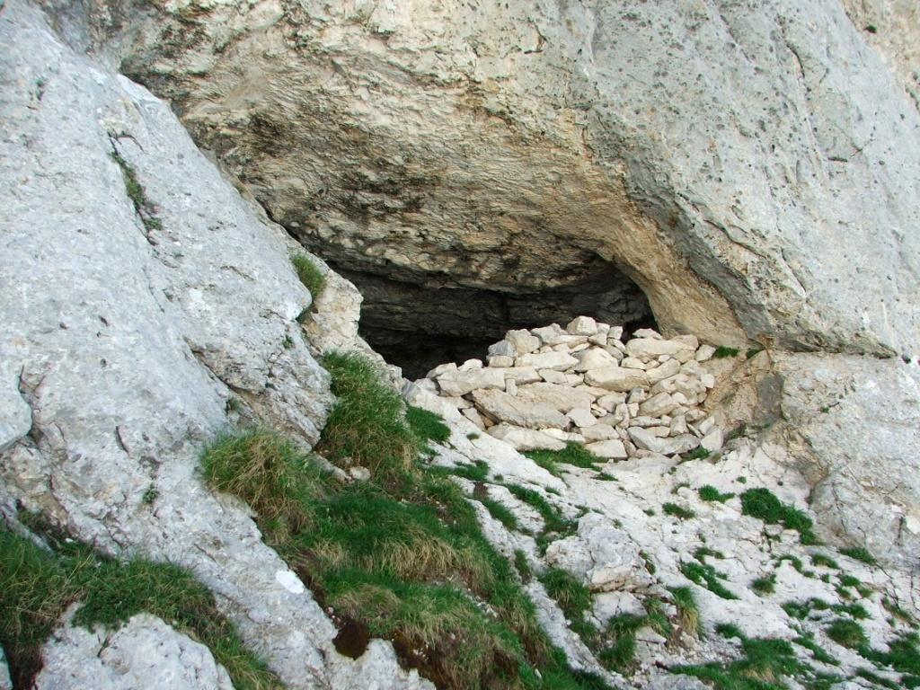 Rifugi e Bivacchi d''Italia.......